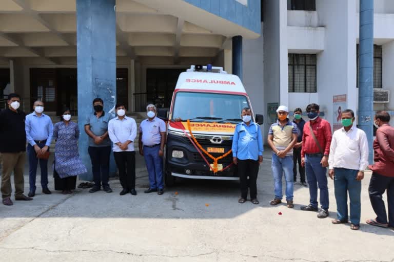 businessmen provided ambulance to district administration of koderma