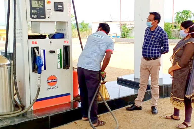 Mainpur petrol pump sealed for selling petrol during lockdown in surajpur