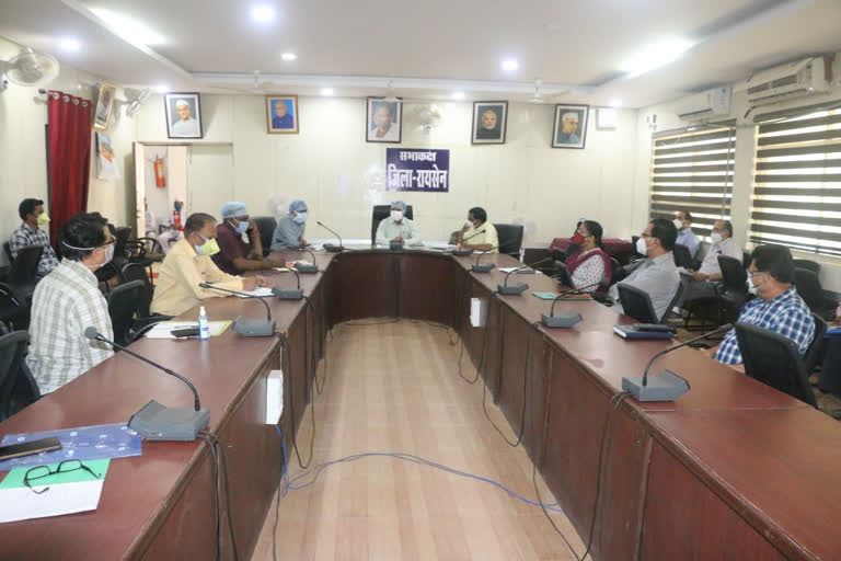 Collector Umashankar Bhargava meeting in collectorate meeting room