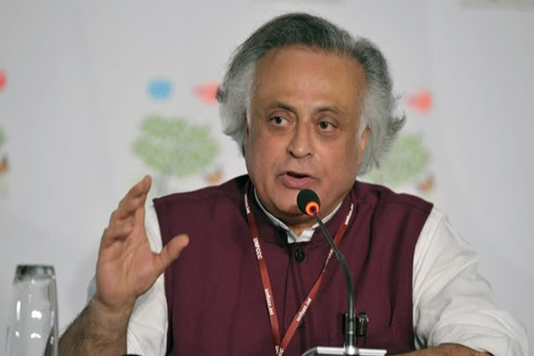 vaccination controversy  Jairam Ramesh  ജയറാം രമേശ്  മൂന്നാം ഘട്ടവാക്സിനേഷൻ  phase 3 vaccination  കൊവിഡ് വാക്സിൻ  കൊവീഷീൽഡ്  കൊവാക്സിൻ