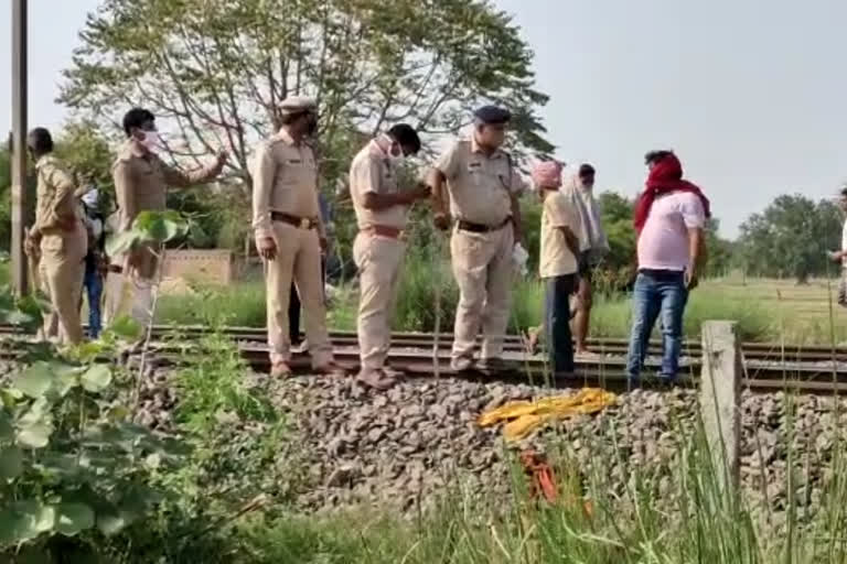 woman-commits-suicide-by-jumping-in-front-of-train-with-three-children-in-kaushambi