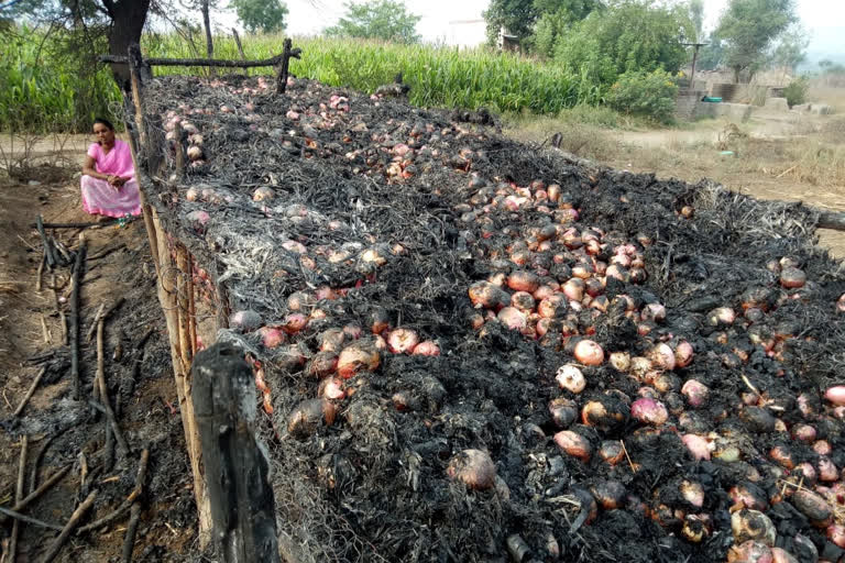 Unknown Person Set Stored Onion On Fire in Ambegaon tehsil