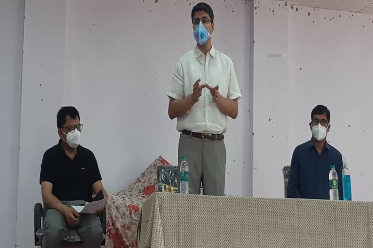 भामाशाहों से मदद की अपील, करौली समाचार,  Karauli District Collector holds meeting,  Appeal for help from Bhamashah