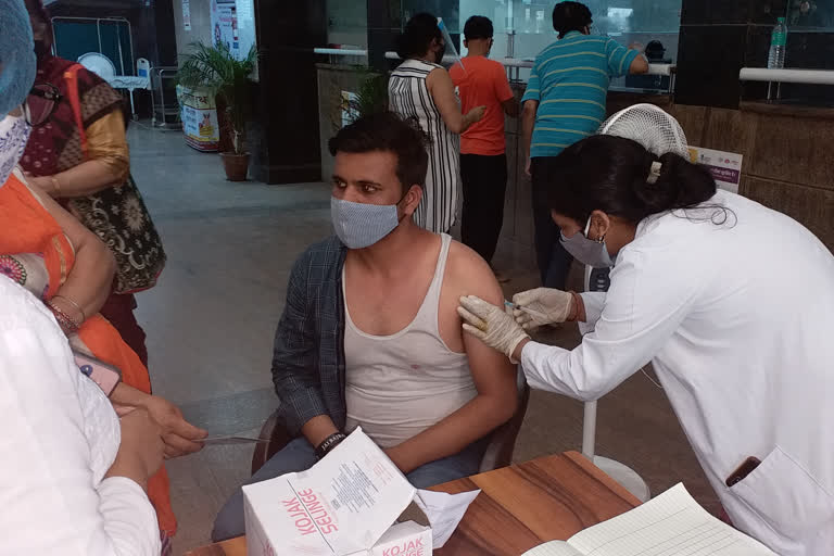 90 thousand people got vaccinated in 5 months in noida