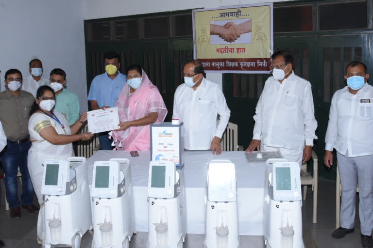 Teachers donated oxygen controller machines