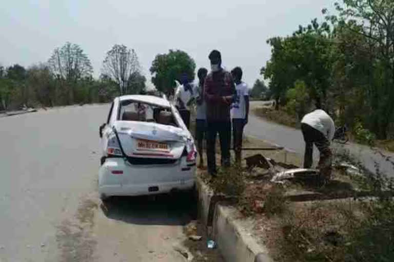 Car crash, 4 injured