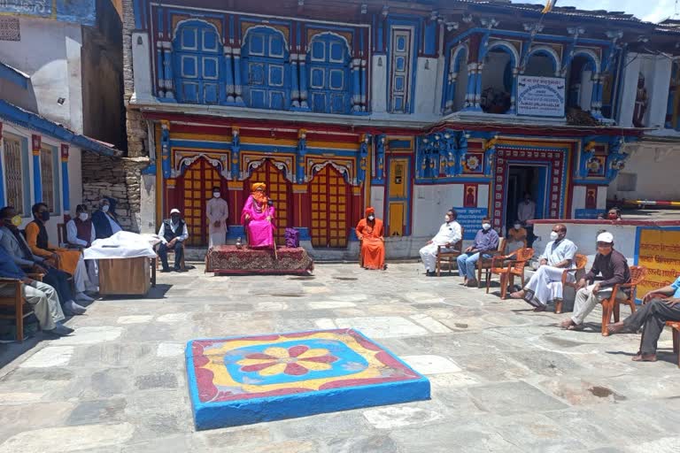 meeting-for-open-doors-of-kedarnath-shrine-at-omkareshwar-temple