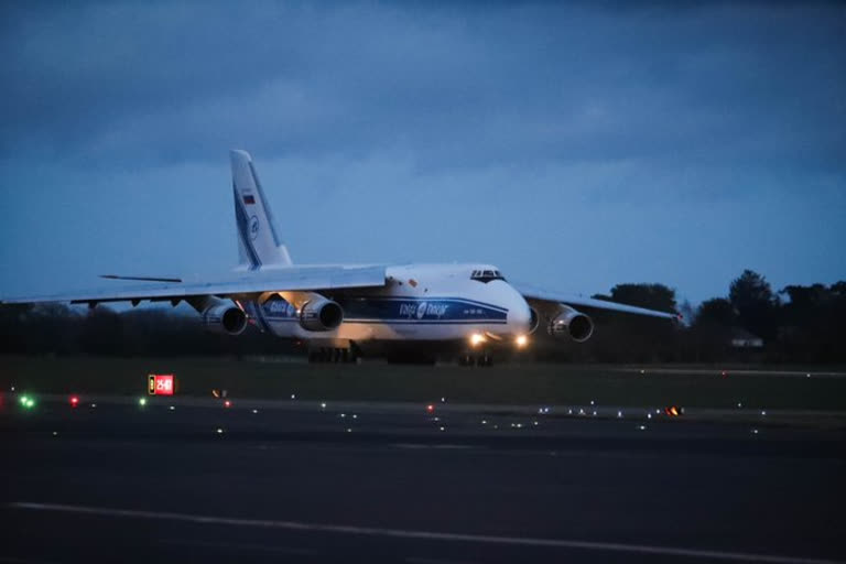 World's largest cargo plane leaves UK with 3 oxygen units for India