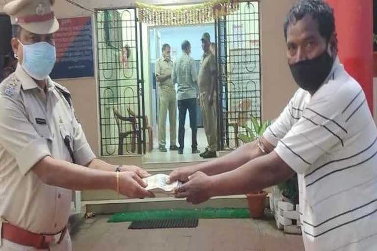 2 lootera arrested in rayagada