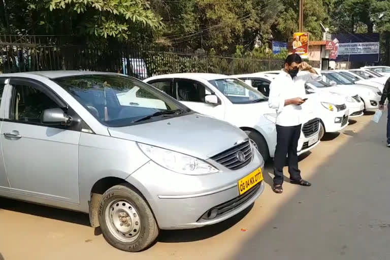 cab drivers are facing big financial problem during second lockdown in raipur