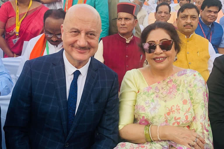 Anupam Kher quashes 'negative news' about Kirron Kher's health