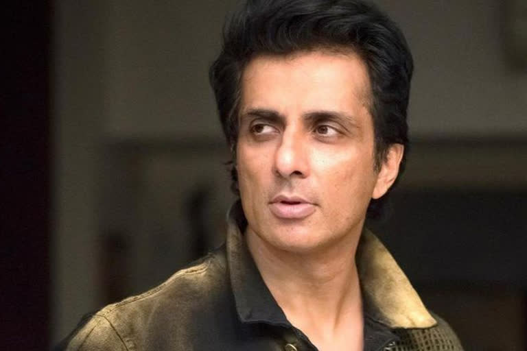 Sonu Sood mourns demise of COVID-19 patient he got airlifted from Nagpur to Hyderabad