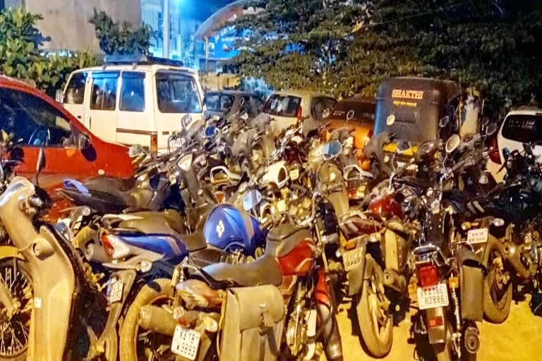 210 Vehicles Sieged in chickmagaluru
