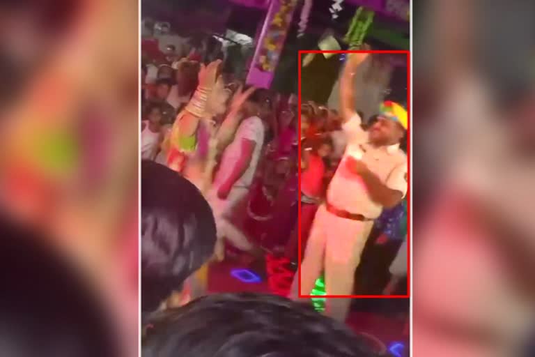 Head constable blows notes on dancer in wedding ceremony, Sirohi News