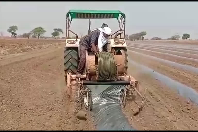 farmer in Arni taluka has made five farming machines at the same time