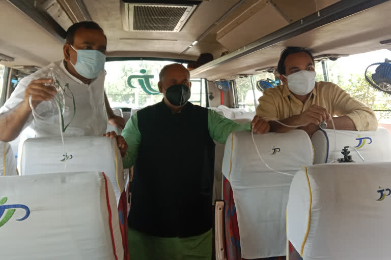 ananya foundation gave oxygen bus to mcd