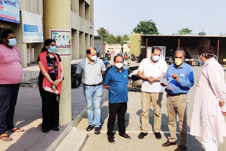 Jhajjar: BJP state president OP Dhankhar check medical facilities