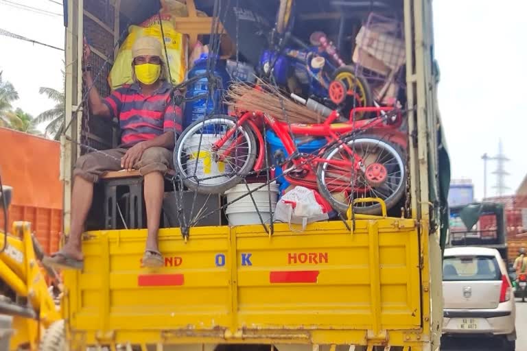 lockdown-effect-migrant-workers-leaving-bangalore