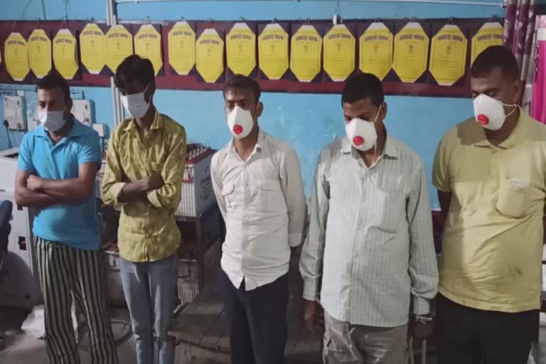 मुजफ्फरपुर में एंटीजन किट के साथ 5 गिरफ्तार