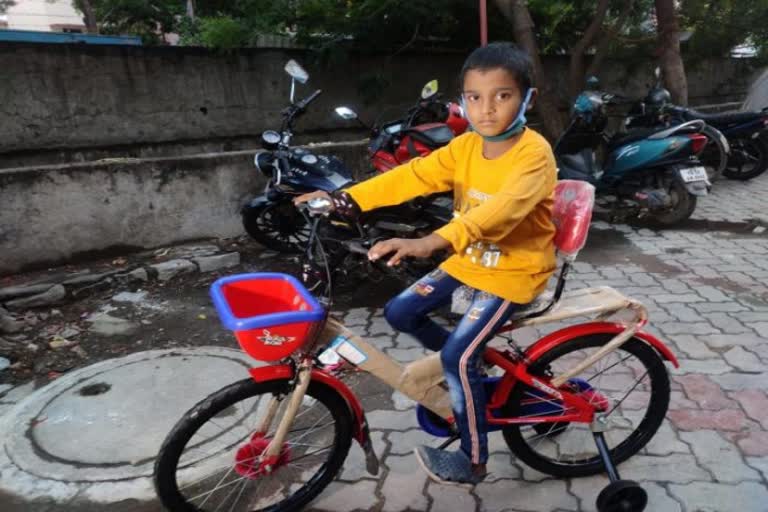 harish with cycle