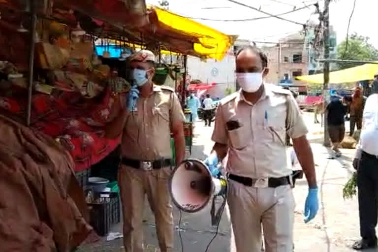 dabri police made people aware about corona and lockdown