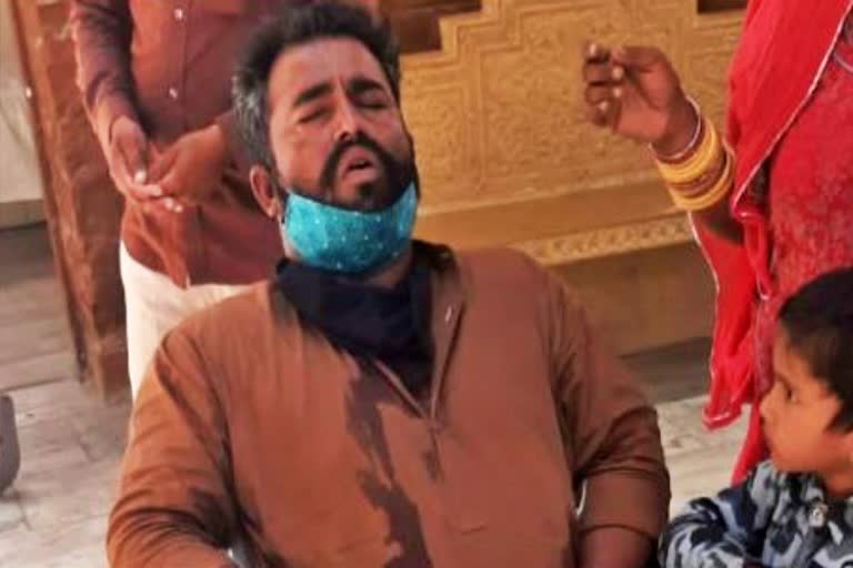 Manganiyar singer Talib khan died while treatment after waiting for oxygen on wheelchair in Jaisalmer