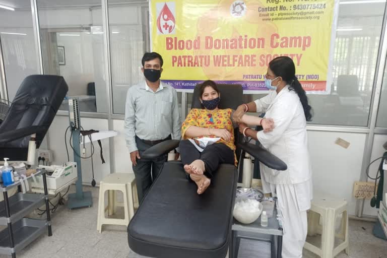 blood donation camp organized in jamshedpur red cross building