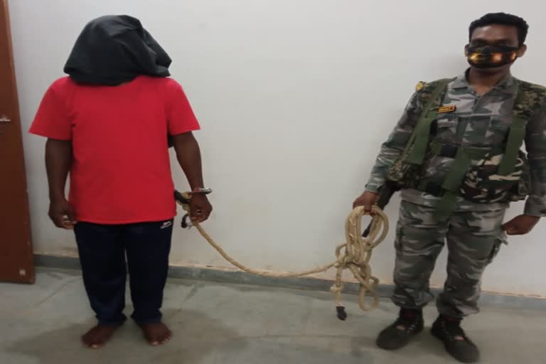 naxalite-mangra-champiya-arrested-in-chaibasa