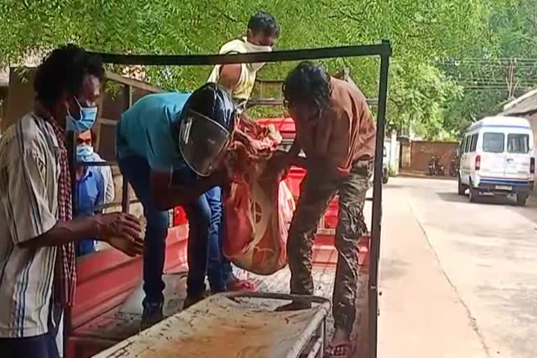 dead-body-brought-to-rims-from-loading-tempo-in-ranchi