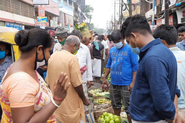 ক্ষতির মুখে বারুইপুরের সবজি ব্যবসায়ীরা