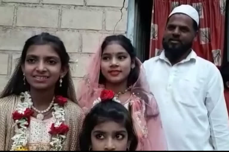 Two sisters from a Hindu family in Yeola fasted ramajaan