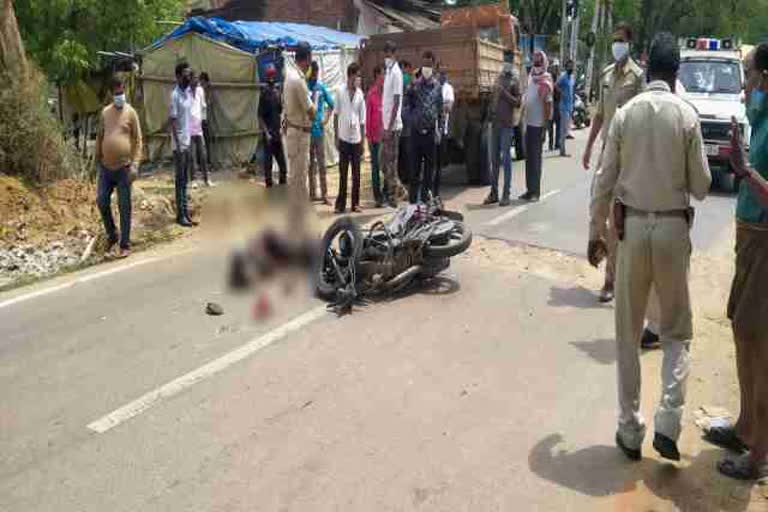 Student dies in road accident