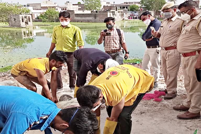 तालाब में तैरती मिली लाश  तालाब में लाश  टोंक न्यूज  तेलियान तालाब  क्राइम इन टोंक  Crime in Tonk  Found corpse floating in the pond  Telian Pond  Corpse in the pond  Tonk News