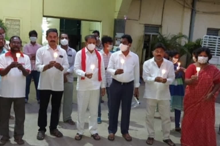 cpi leader ramakrishna conducted candle rally in vijayawada