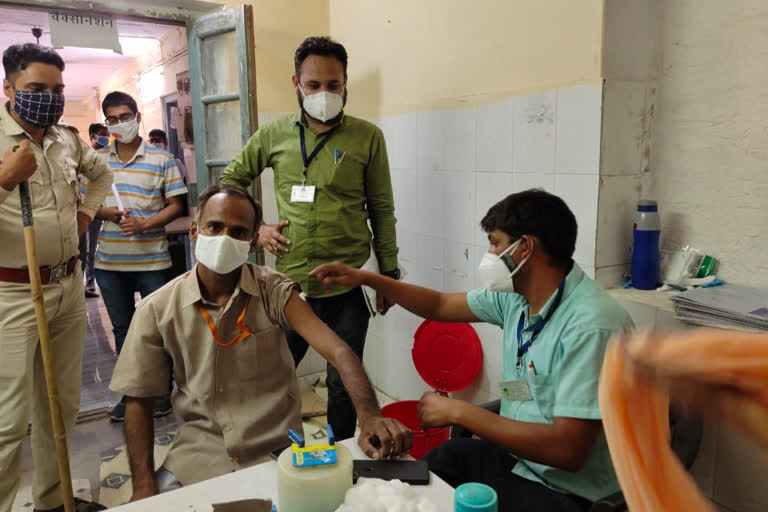 Vaccination of Front Line Workers, Corona Vaccination in Nagaur