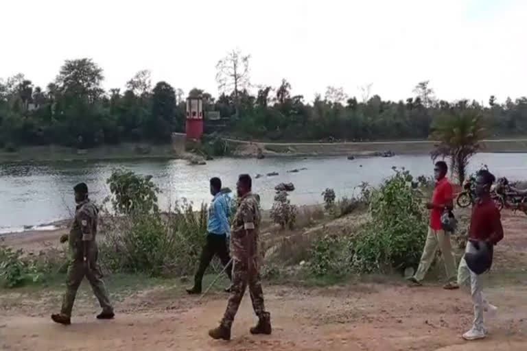 old woman dead body recovered from river in seraikela