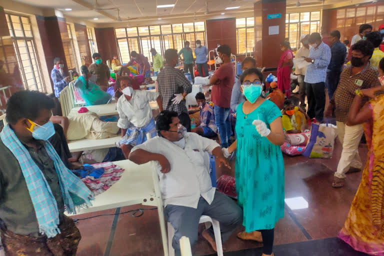 covid patients waiting for bed