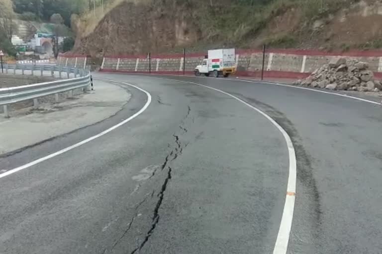 cracks-on-road-near-chamba-tunnel-even-before-inauguration