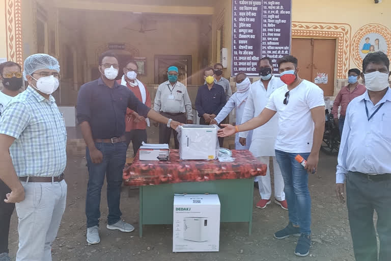 social worker aman donate  Oxygen concentrator