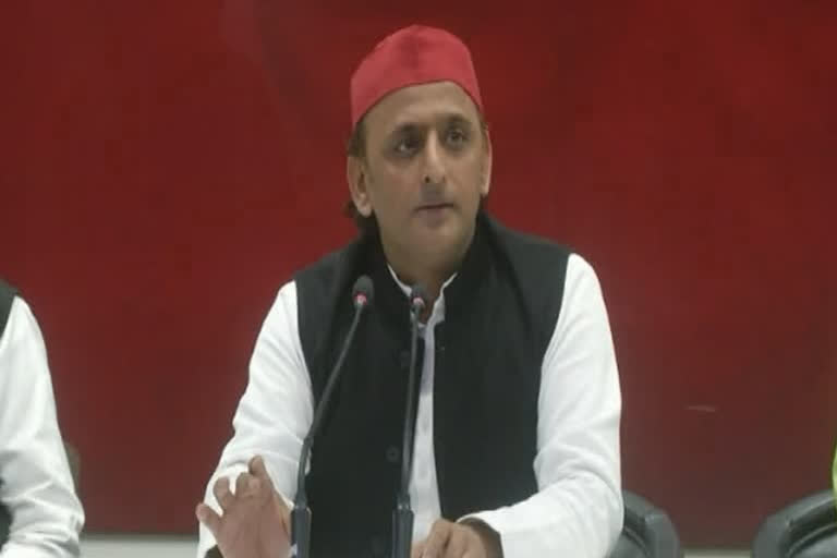 akhilesh yadav visit medanta hospital and meet azam khan