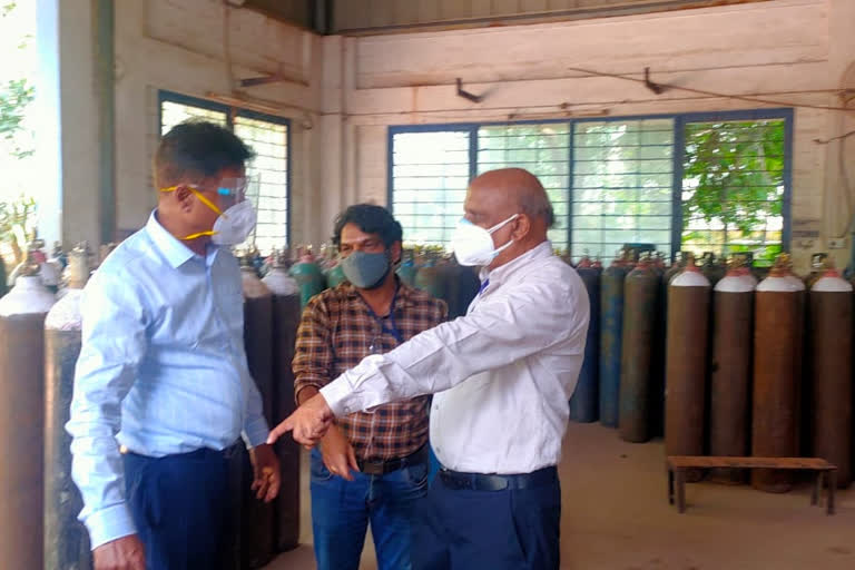 Belgaum DC visits to oxygen units news