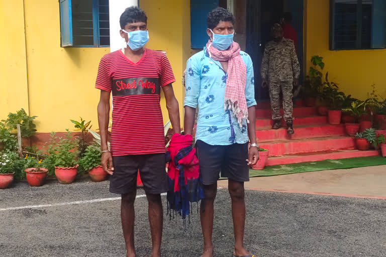two naxalites arrested in Narayanpur