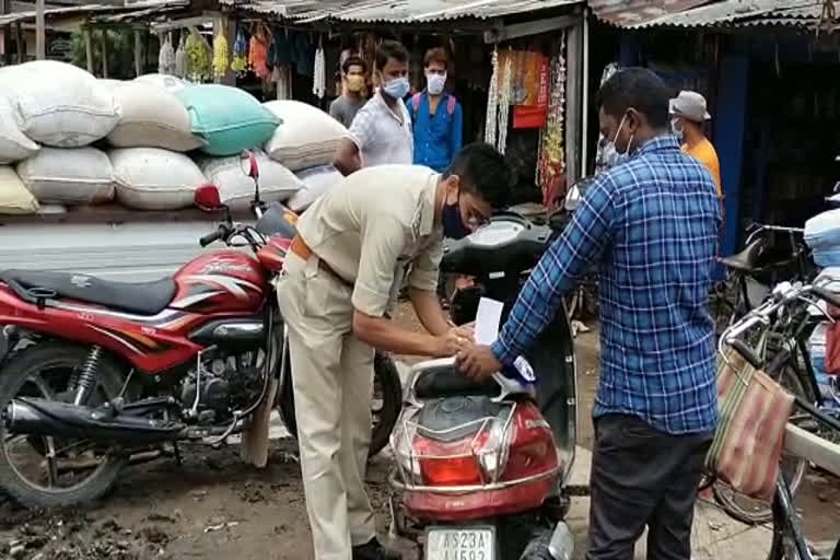 চৰকাৰী নিৰ্দেশনা নমনা ব্যক্তিৰ বিৰুদ্ধে তৎপৰ কাকপথাৰ আৰক্ষী