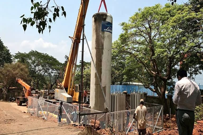 Oxygen tank with capacity of 20  000 litres being installed at Goa Medical College and Hospital  says CM  ഗോവ മെഡിക്കൽ കോളജിൽ 20,000 ലിറ്റർ ശേഷിയുള്ള ഓക്സിജൻ ടാങ്ക് സ്ഥാപിക്കുന്നു  ഓക്സിജൻ ടാങ്ക്  ഗോവ മെഡിക്കൽ കോളജ്  പ്രമോദ് സാവന്ത്  വിശ്വജിത് റാണെ  ഓക്സിജൻ ക്ഷാമം  കൊവിഡ്