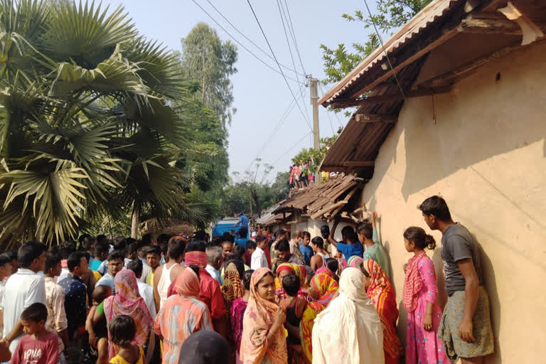 স্ত্রীর গলার নলি কেটে খুন করল স্বামী