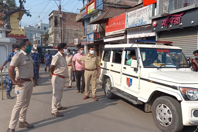 করোনা বিধির প্রচারে রায়গঞ্জ থানার পুলিশ