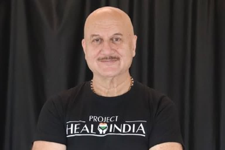 anupam-kher-donates-oxygen-concentrators