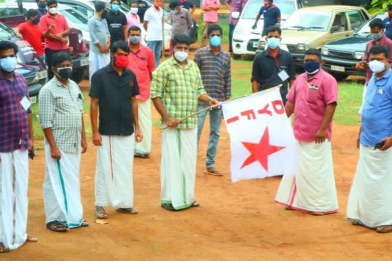 clt  കൊവിഡ് പ്രതിരോധ പ്രവർത്തനം; സ്‌നേഹവണ്ടികളുമായി ഡി.വൈ.എഫ്.ഐ  ഡി.വൈ.എഫ്.ഐ  ഡി.വൈ.എഫ്.ഐ സ്‌നേഹവണ്ടി  സ്‌നേഹവണ്ടി  സ്‌നേഹവണ്ടി കോഴിക്കോട്  DYFI's snehavandi  DYFI  snehavandi  snehavandi Kozhikod