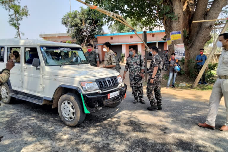 checking of vehicles started by making a barrier in giridih-hazaribag boarder in giridih