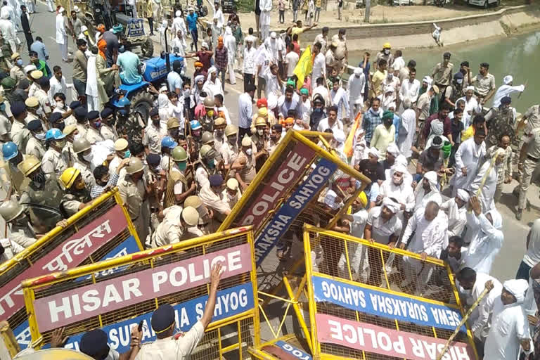 police lathi charge on farmers hisar